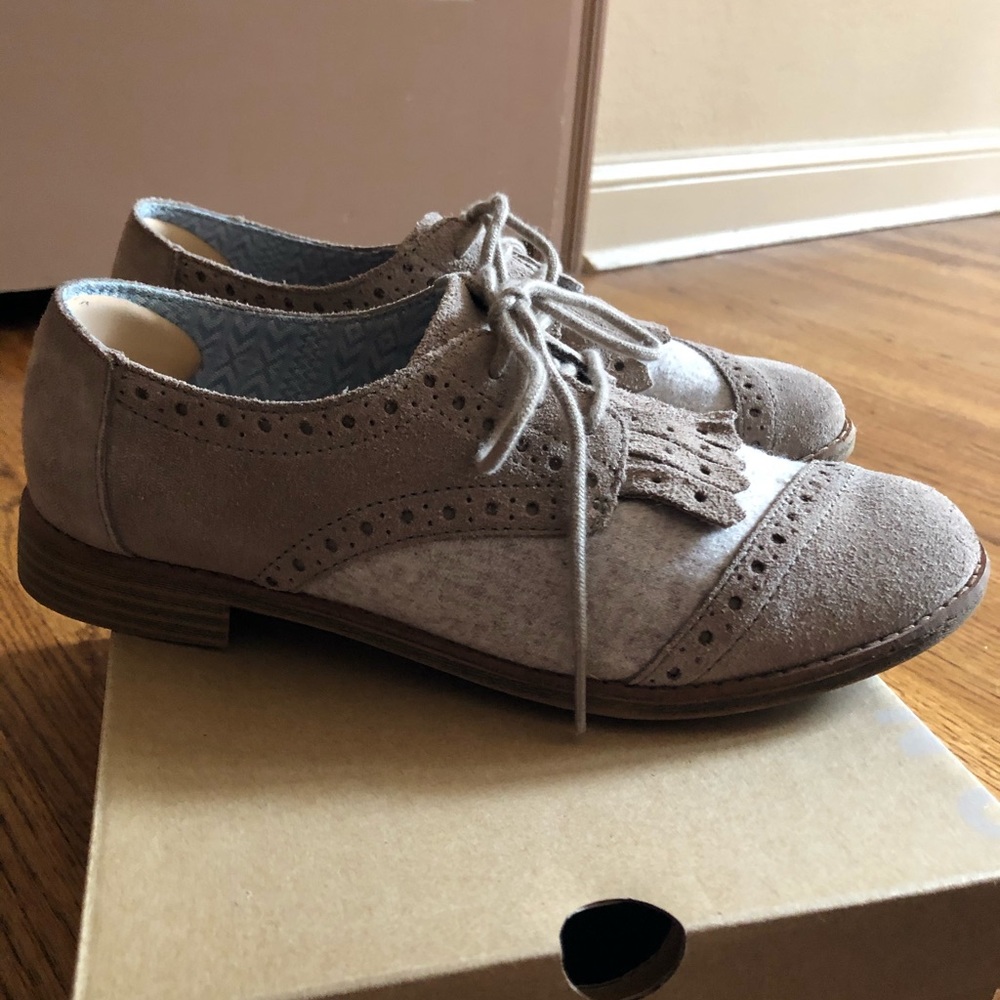 Tom’s Suede/Wool Brogues